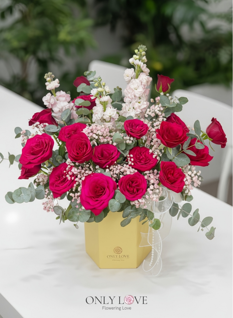 BB002 Classic Elegance Rose Bloom Box
