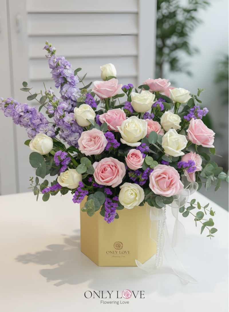BB034 Classic Elegance Rose Bloom Box