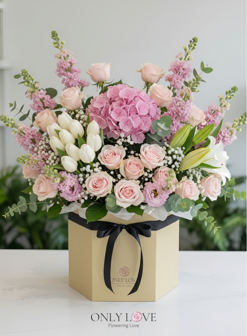 BB100 Luxury Flower Bloom Box
