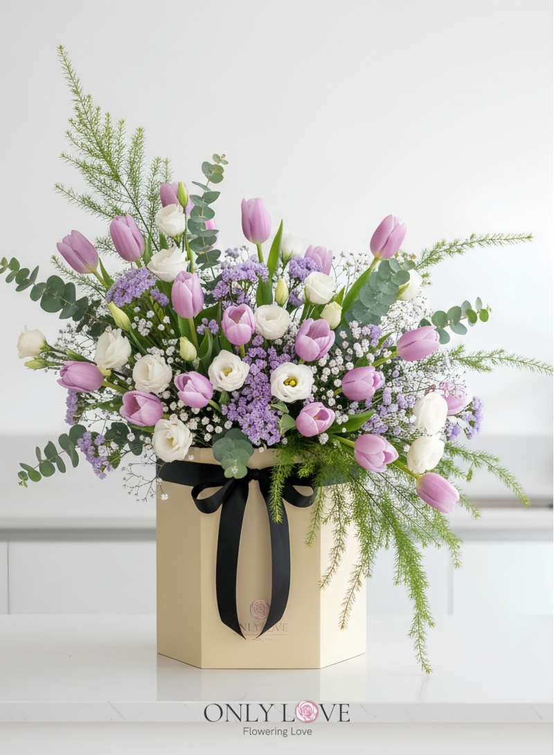 BB106 Luxury Tulip Flower Bloom Box