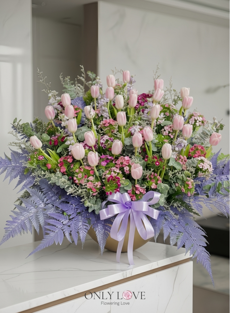 THB16 Tulip Mixed Flower In Vase