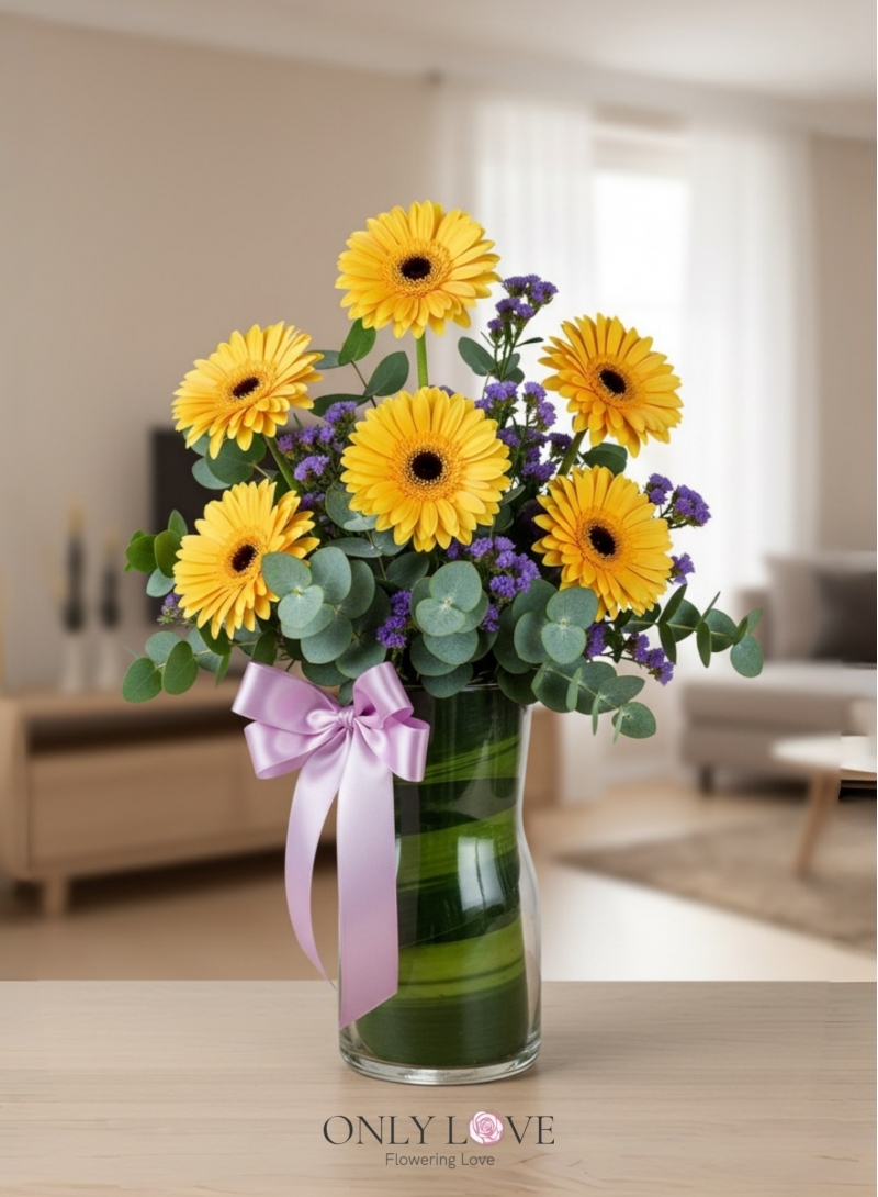 V37 Gerbera Flower in Vase