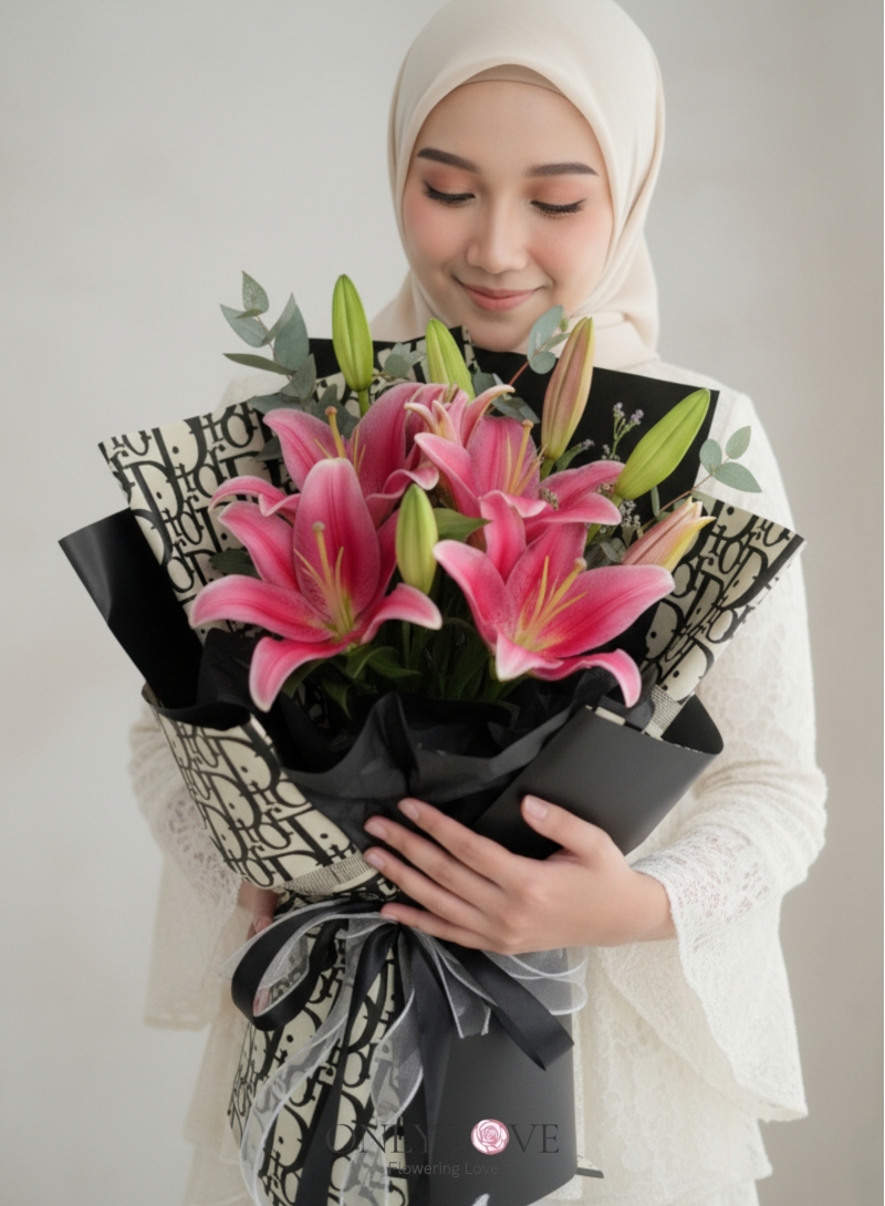 A02 Fancy Cream Lilies Bouquet